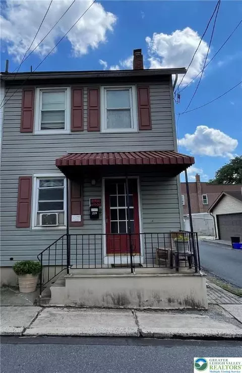 219 Mulberry St, Catasauqua, PA 18032