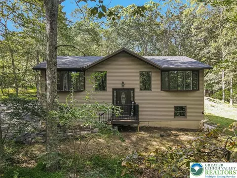 115 White Oak Ct, Tannersville, PA 18372