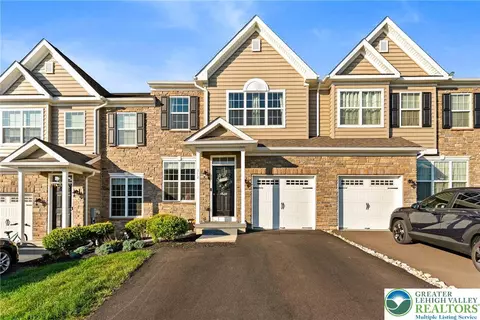 312 Redclover Ln, Allentown, PA 18104