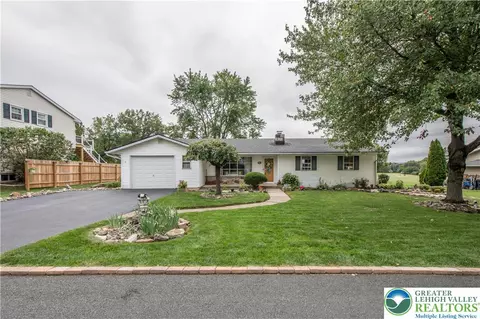 5930 Shepherd Hills Ave, Wescosville, PA 18106