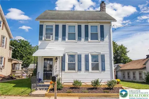 7588 Trexler Cir, Trexlertown, PA 18087