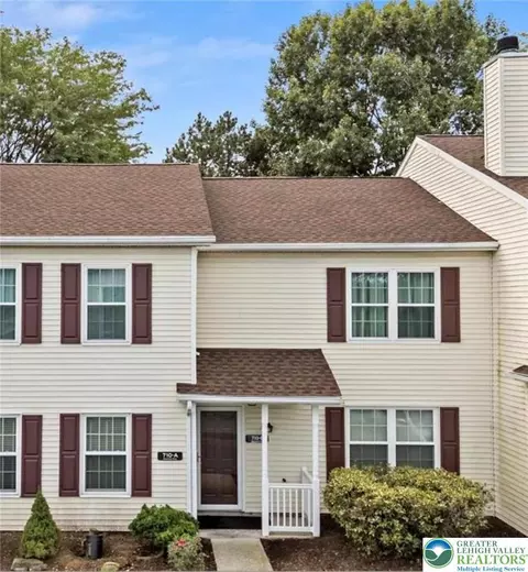 710 Riarwood Dr #B, Bethlehem, PA 18020
