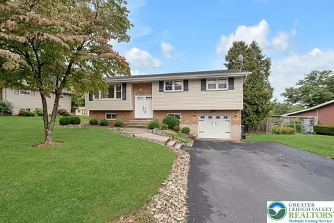 3948 Bruce Ln, Bethlehem, PA 18020