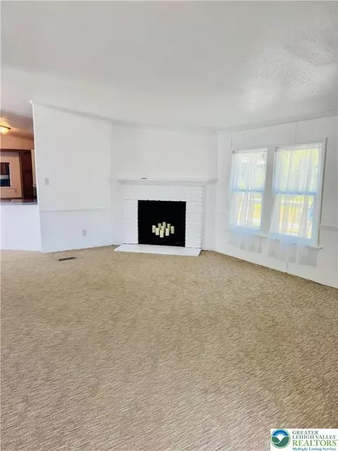 77 Juniper Ct, Bath, PA 18014 photo 7