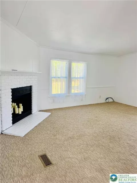 77 Juniper Ct, Bath, PA 18014 photo 8