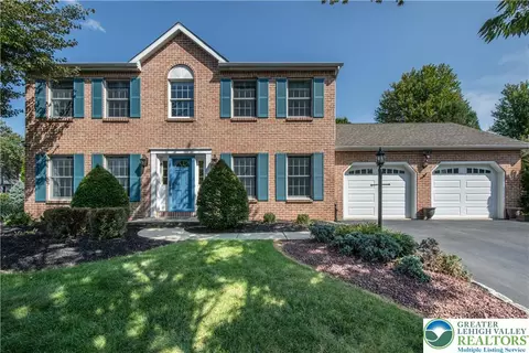4940 Matts Dr, Bethlehem, PA 18017
