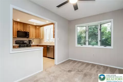 898 Walnut Rd, Warminster, PA 18974 photo 12