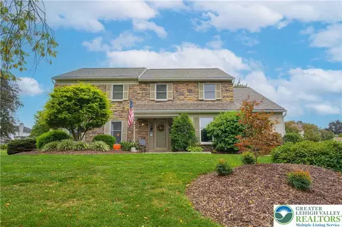 2362 S Pewter Dr, Macungie, PA 18062