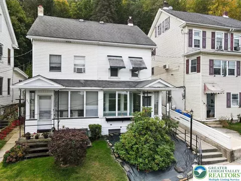 229 W High St, Nesquehoning, PA 18240