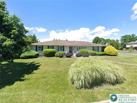 1498 Cedarwood, Allentown, PA 18104