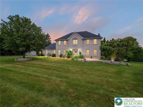 3739 Lindy Dr, Orefield, PA 18069