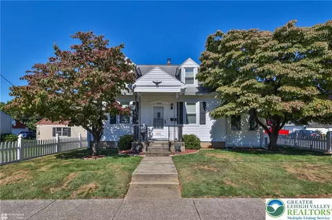 1048 Detweiler Ave, Hellertown, PA 18055