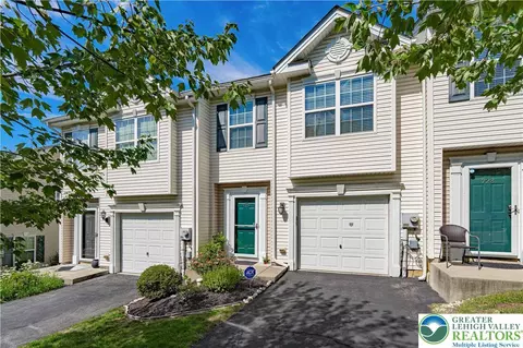 725 Trout Creek Ln, Allentown, PA 18103