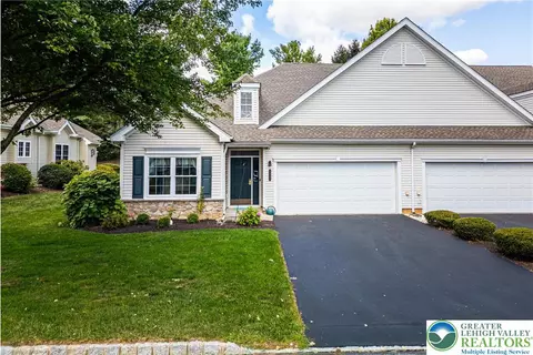 2641 Terrwood Dr W, Macungie, PA 18062