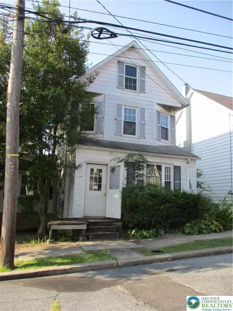 114 High St, Nazareth, PA 18064