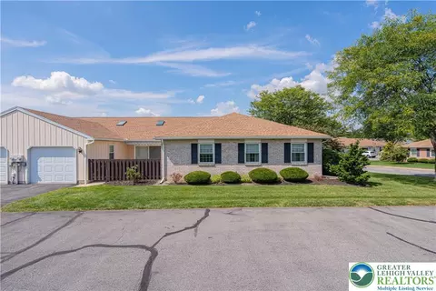 5804 Burning Tree Ln, Macungie, PA 18062