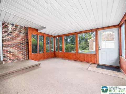 339 E Washington Ave, Bethlehem, PA 18018 photo 14