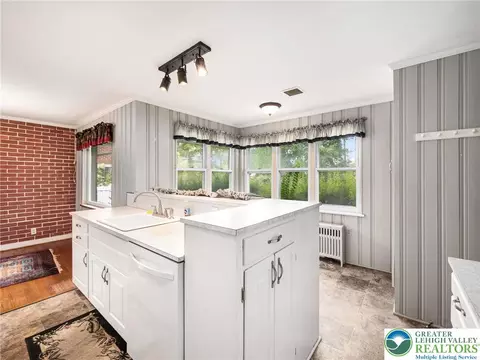 339 E Washington Ave, Bethlehem, PA 18018 photo 11
