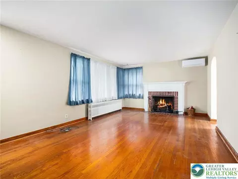 339 E Washington Ave, Bethlehem, PA 18018 photo 4