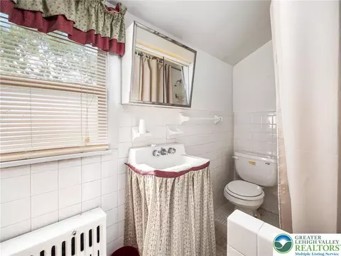 339 E Washington Ave, Bethlehem, PA 18018 photo 20