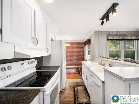 339 E Washington Ave, Bethlehem, PA 18018 photo 10