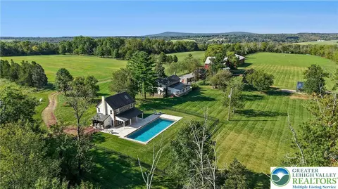 119 Center Hill Rd, Upper Black Eddy, PA 18972