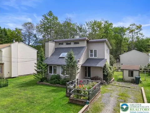 5009 Woodside Dr, Coolbaugh Twp, PA 18466
