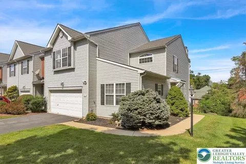 301 Hawthorne Ln, Fullerton, PA 18052