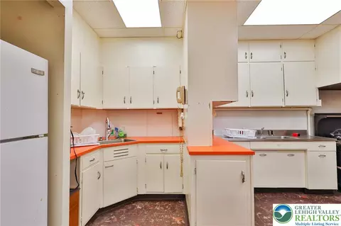 Kitchen - 331 Constitution Ave, Hellertown, PA 18055 photo 2 of 3