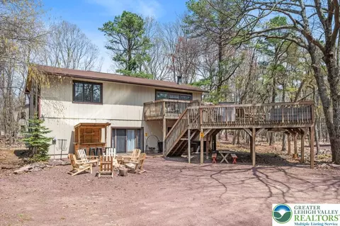 70 Pineknoll Dr, Kidder Twp, PA 18235