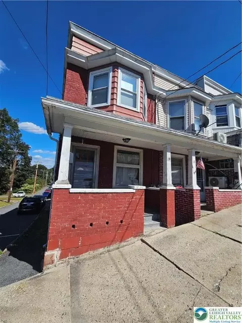19 N Walnut St, Lansford, PA 18232