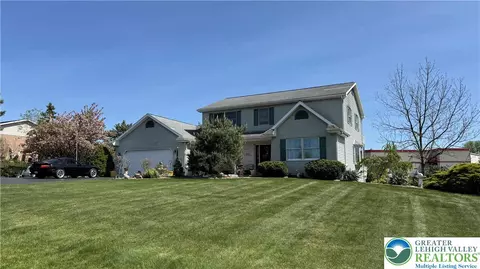 5119 Stahley Dr, Schnecksville, PA 18078