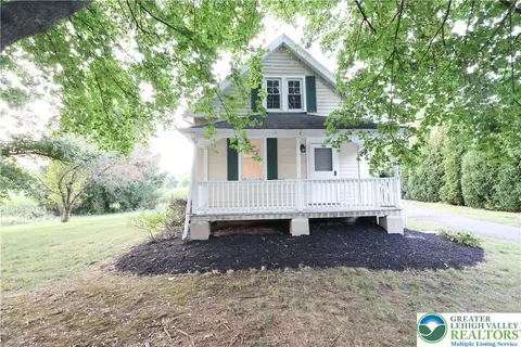 4283 W Saucon Valley Rd, Coopersburg, PA 18036