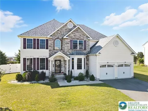 278 Danbury Dr, Nazareth, PA 18064
