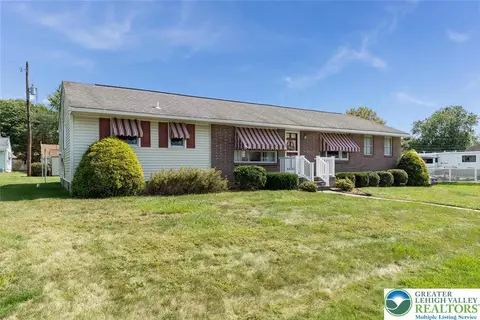 4320 Winfield Ter, Easton, PA 18045