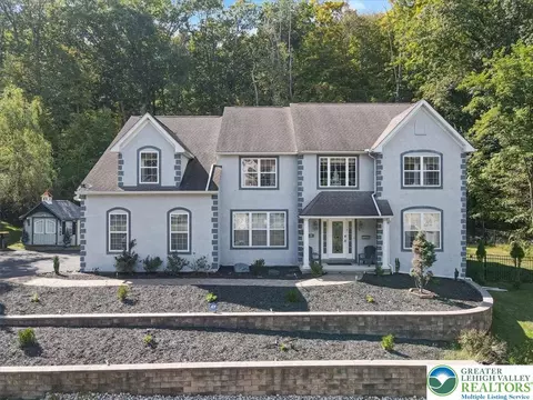 386 Shawnee Valley Dr, East Stroudsburg, PA 18302