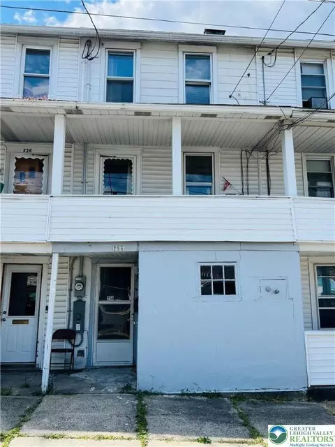 256 5th St, Coaldale, PA 18218