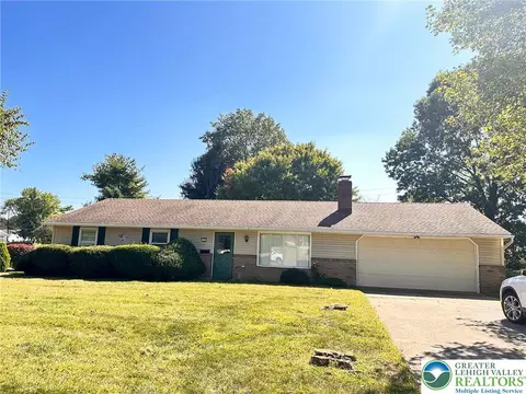 5455 Colony Dr, Bethlehem, PA 18017