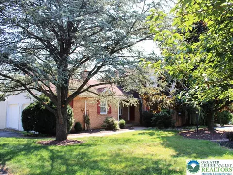 1385 Brookside Rd, Wescosville, PA 18106