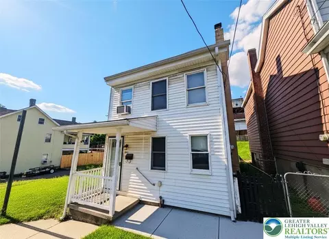 218 Pitt St, Tamaqua, PA 18252