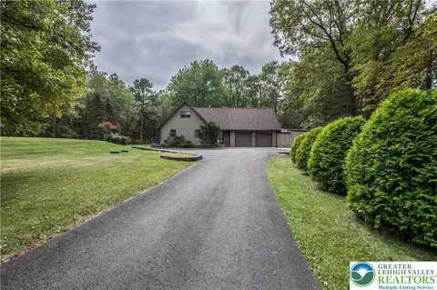 108 Pinoak Dr, Jim Thorpe, PA 18229