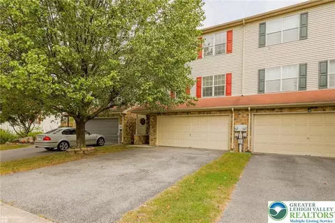 6689 Jefferson Ct, New Tripoli, PA 18066