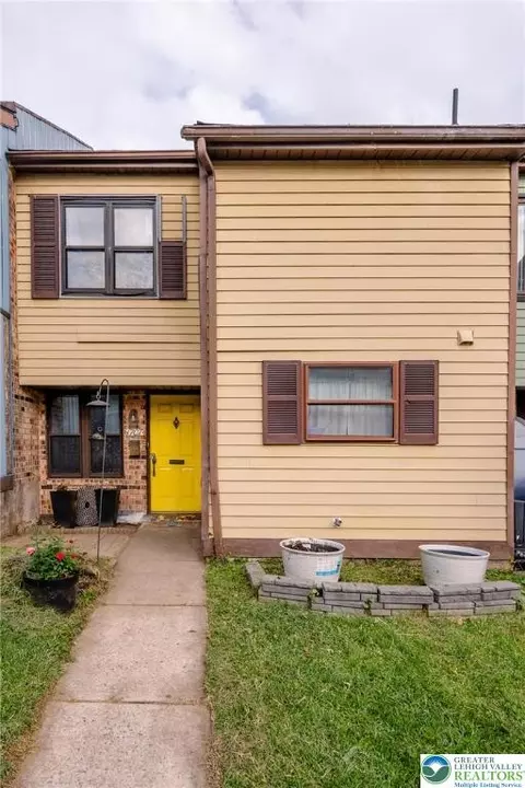 1707 Sequoia Ct, Allentown, PA 18104