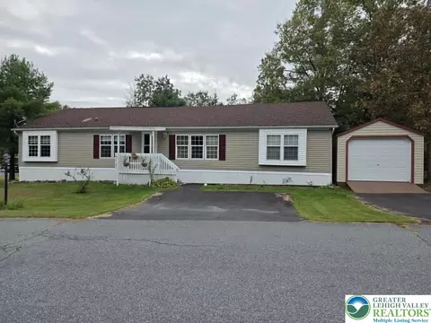 345 All Kings Dr, New Ringgold, PA 17960