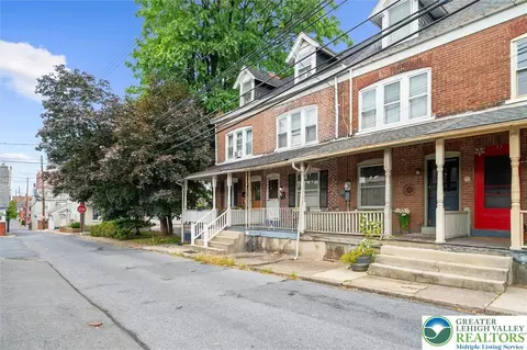 131 E Walnut St, Bethlehem, PA 18018 photo 3