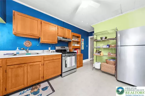 131 E Walnut St, Bethlehem, PA 18018 photo 12