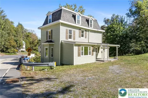 305 State St, Portland, PA 18351