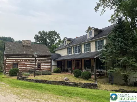 1425 Highpoint Rd, Hellertown, PA 18055