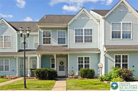 21 Beaver Run Dr, Quakertown, PA 18951