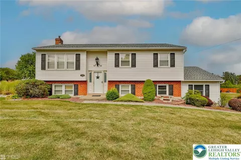 412 Cherry Hill Rd, Nazareth, PA 18064